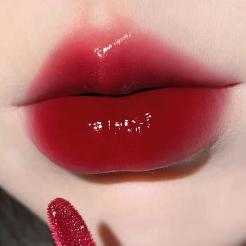 Light Glass-Like Lip Lacquer - Mirror Shine, Hydrating Formula; Smudge-Proof, Long-Wear, and Skin-Brightening